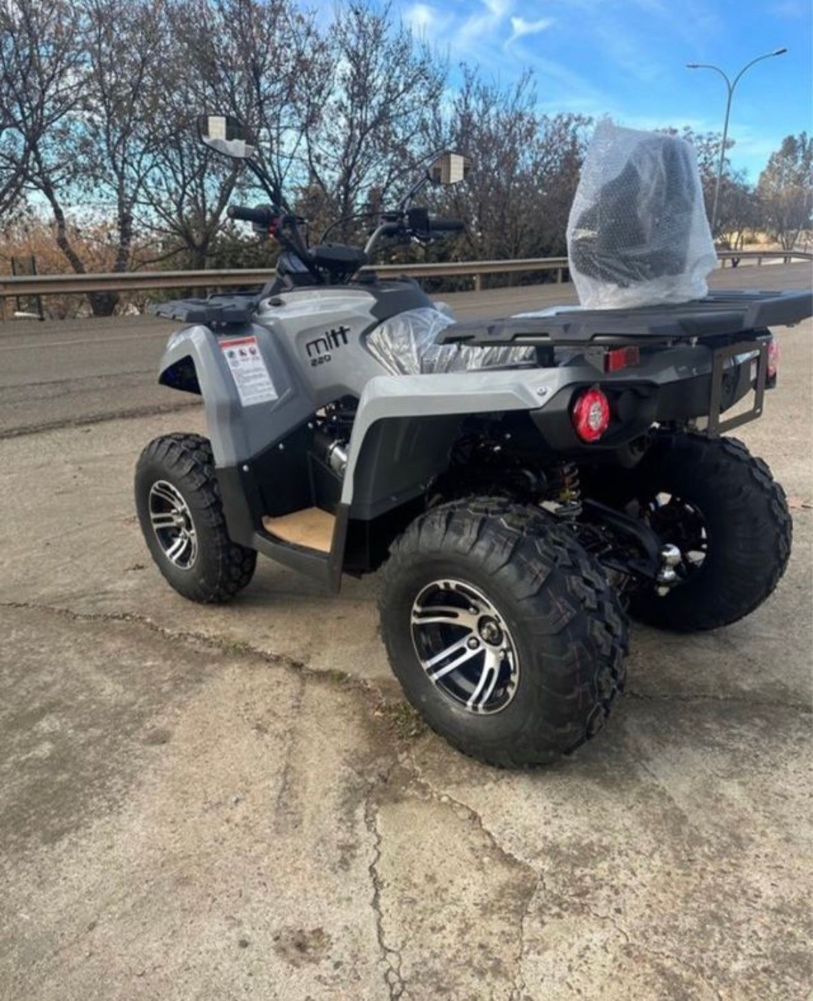 Mitt 220 ATV